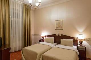 Гостиница Будапешт Москва Полулюкс улучшенный с 2мя кроватями-6