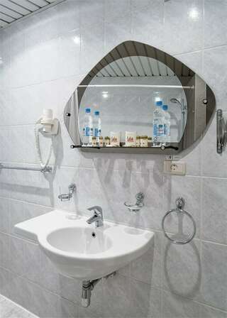 Гостиница Будапешт Москва Полулюкс улучшенный с 2мя кроватями-11