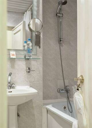 Гостиница Будапешт Москва Стандартный двухместный с широкой кроватью-7