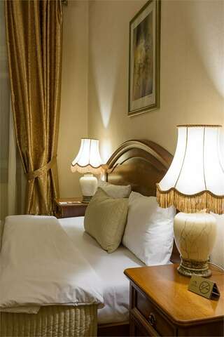 Гостиница Будапешт Москва Стандартный двухместный с широкой кроватью-3