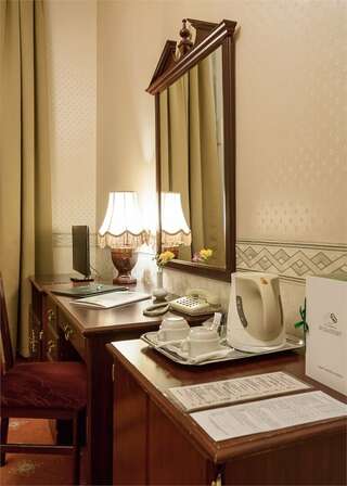 Гостиница Будапешт Москва Полулюкс улучшенный с 2мя кроватями-14