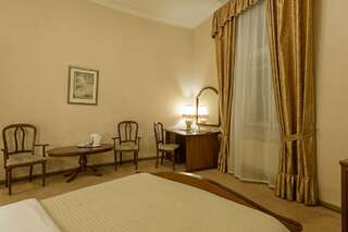 Гостиница Будапешт Москва Стандартный двухместный с широкой кроватью-8