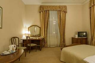 Гостиница Будапешт Москва Стандартный двухместный с широкой кроватью-11